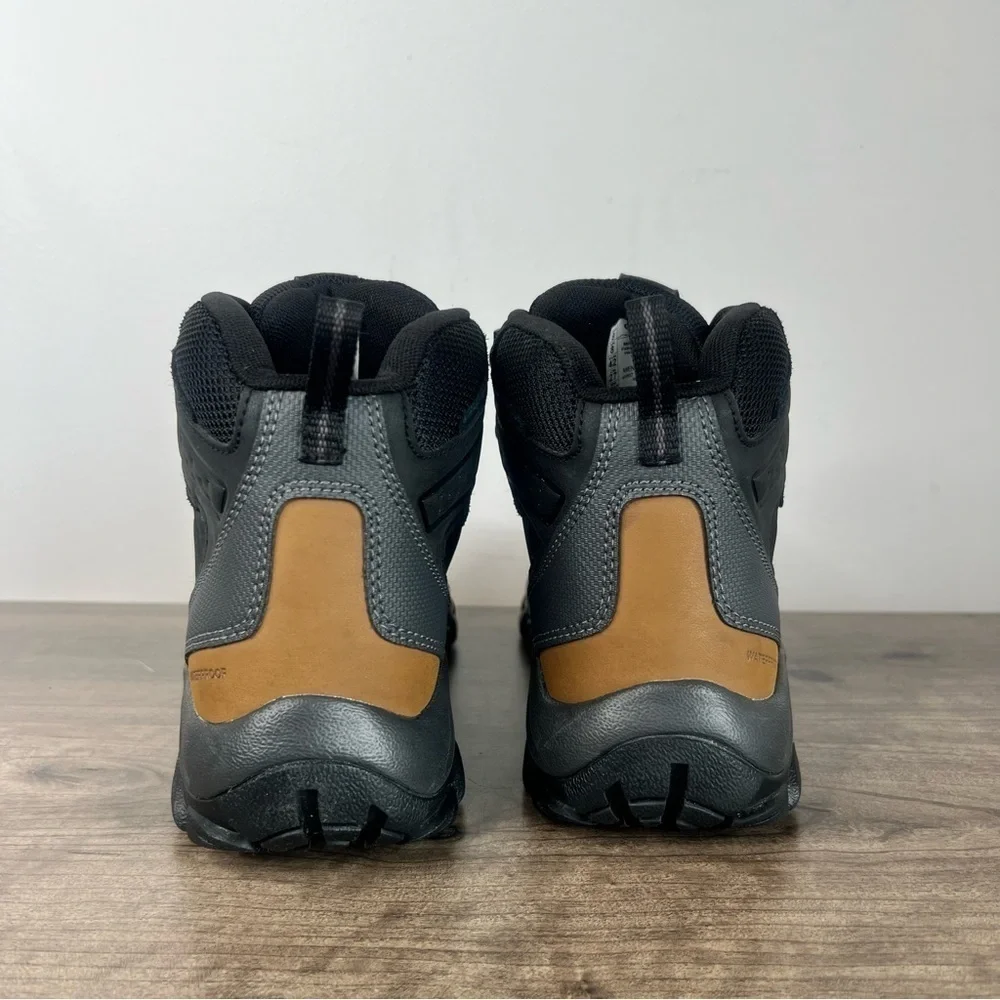 Columbia Men's Newton Ridge Plus II Waterproof Boot Size 9 #B1580